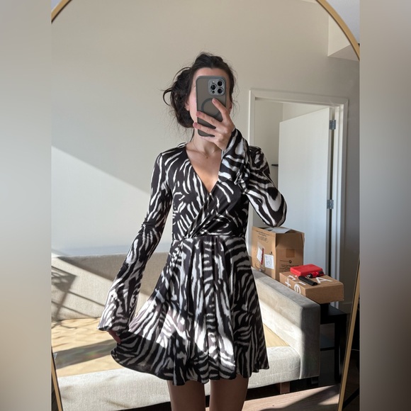 Zara Black and White animal print zebra Patterned Long Sleeve Dress XS - Picture 9 of 9